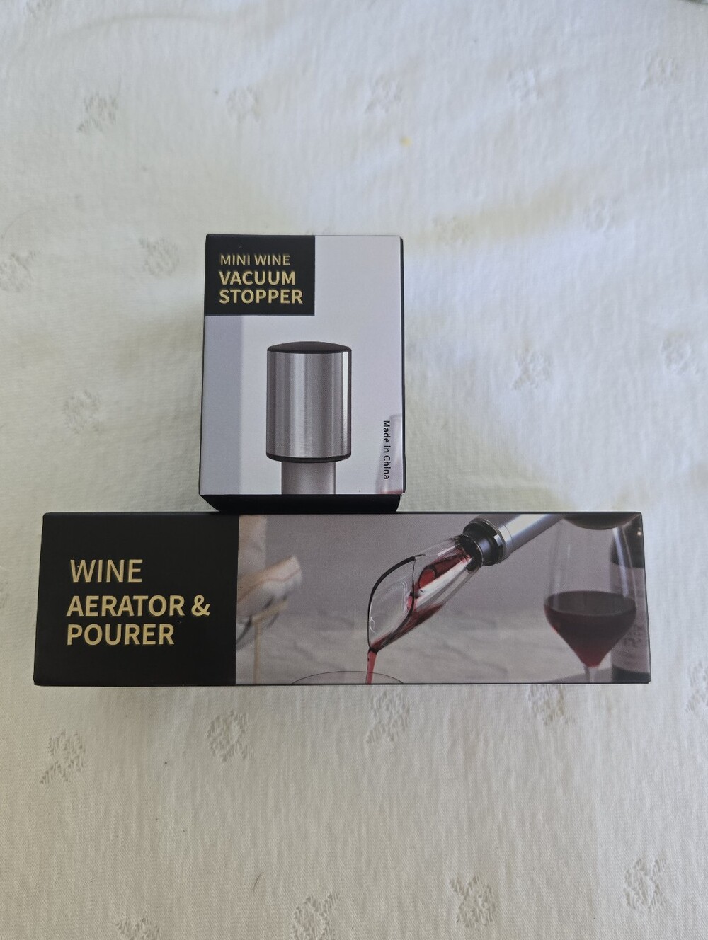 Euhomy Silver Wine Aerator & Pourer with Matching Mini Vacuum Stopper NIB